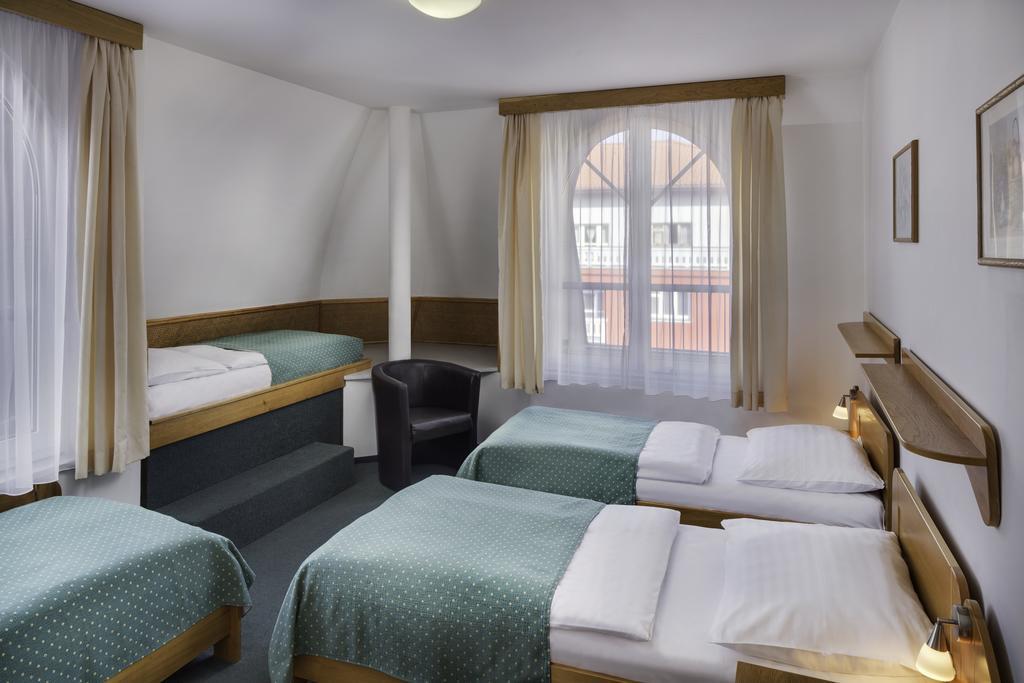 Hotel Otar Praag Buitenkant foto