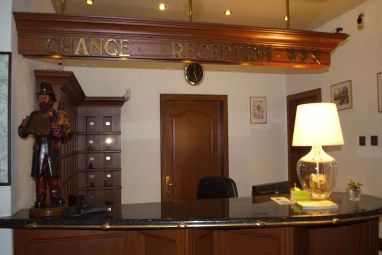 Hotel Otar Praag Buitenkant foto