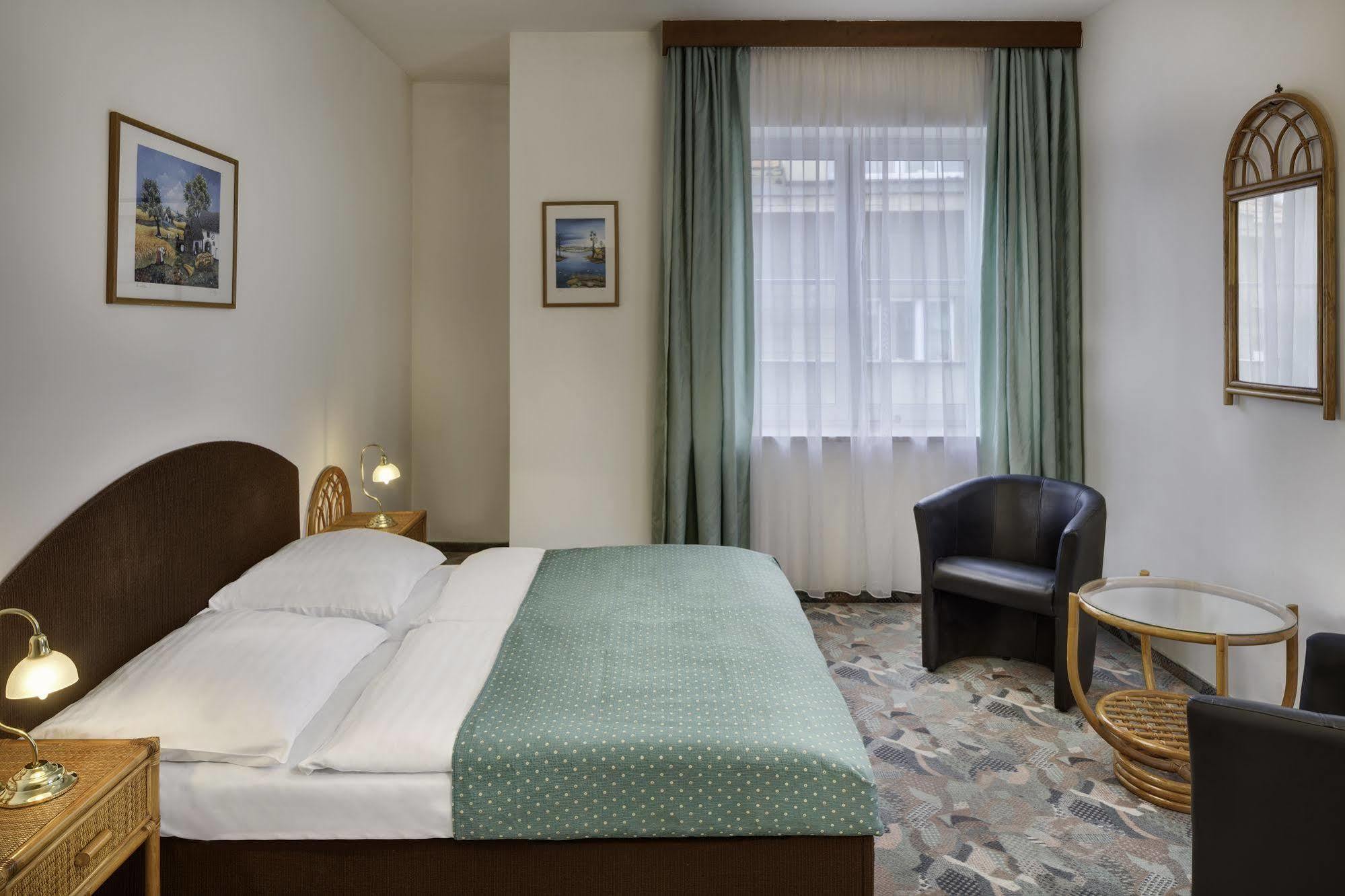 Hotel Otar Praag Buitenkant foto
