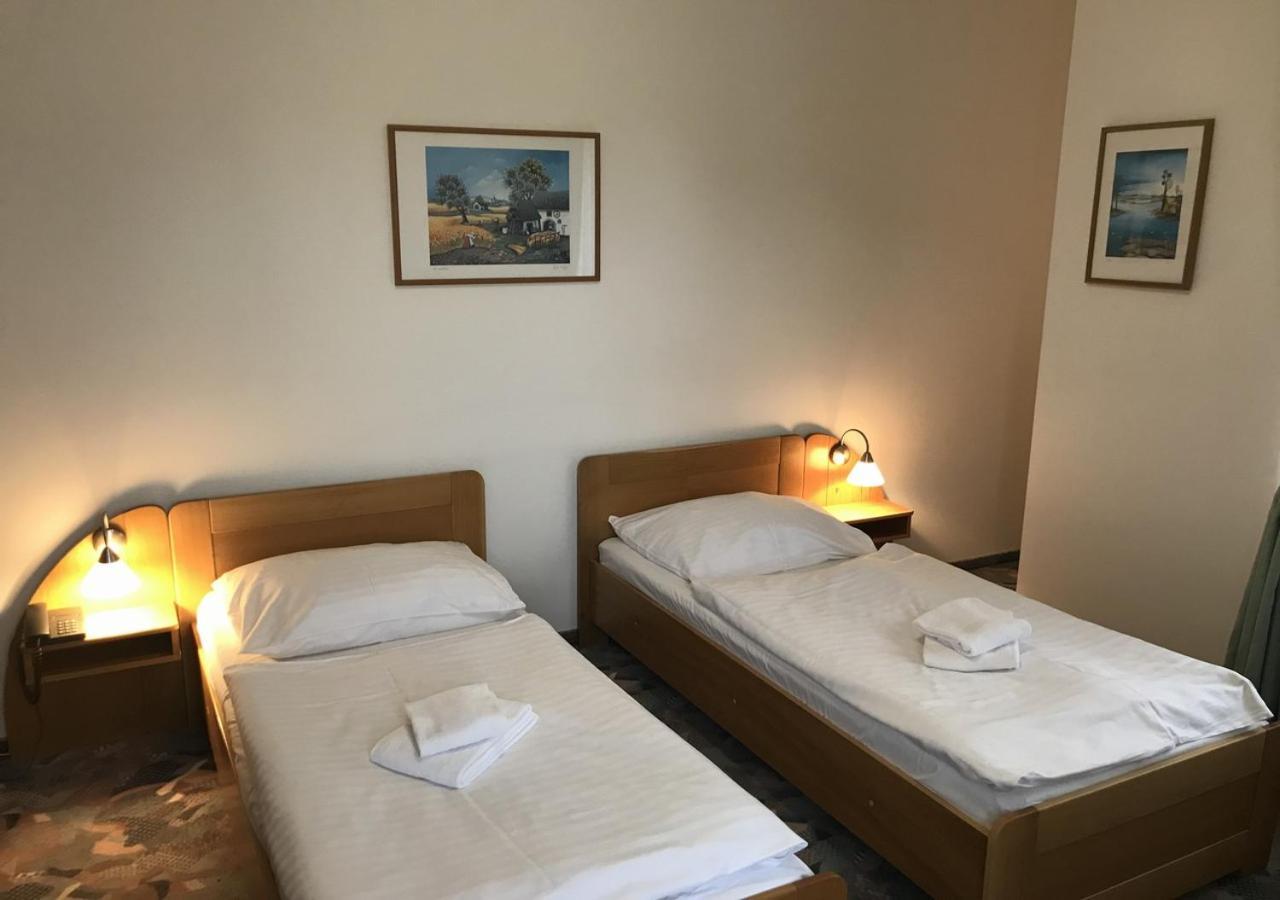 Hotel Otar Praag Buitenkant foto