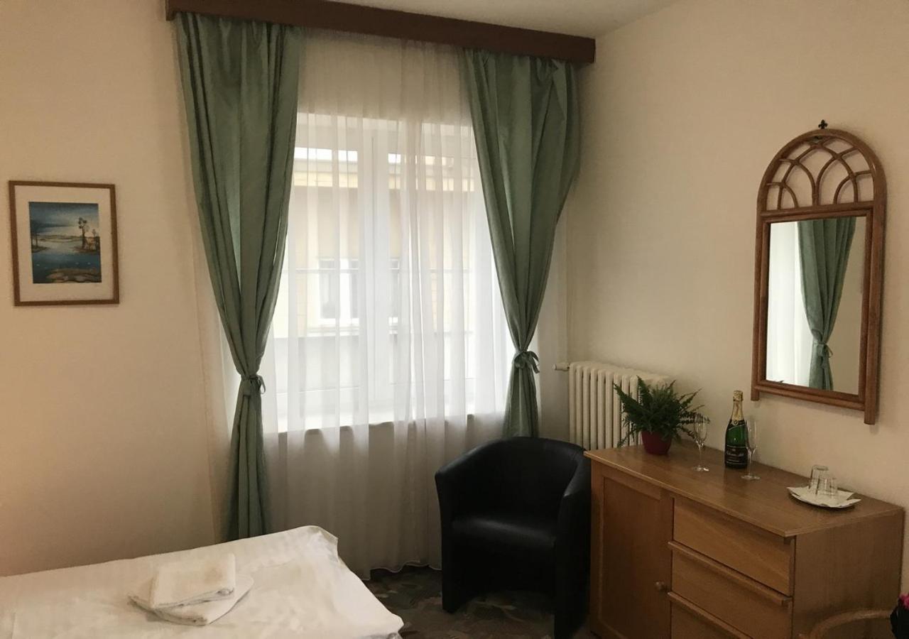 Hotel Otar Praag Buitenkant foto